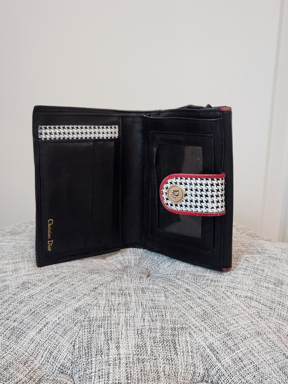 Vintage Dior Black Leather Wallet with Coin Purse Houndstooth Snap Red Accent - Picture 4 of 10